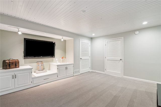 4410 Lorcardo Drive NE, Cedar Rapids, IA 52402