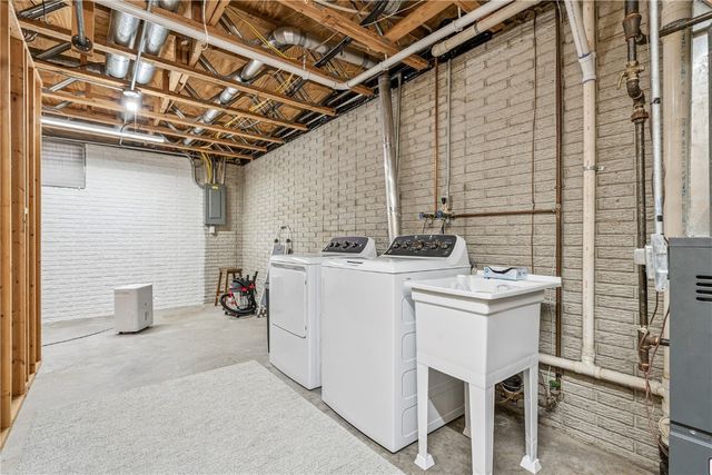 4410 Lorcardo Drive NE, Cedar Rapids, IA 52402