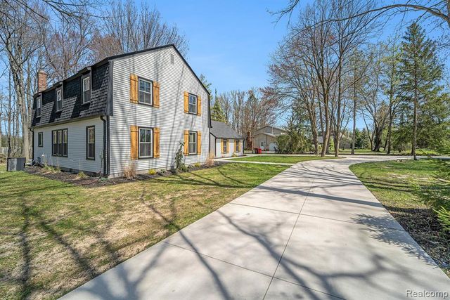 26914 Pebblestone Street, Southfield, MI 48034