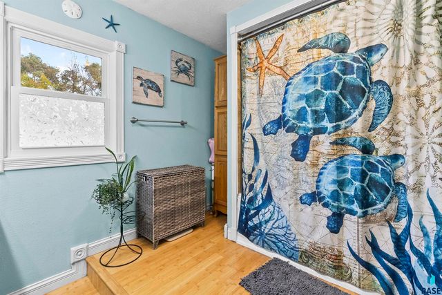 1022 N Van Eps Ave Avenue, Sioux Falls, SD 57103