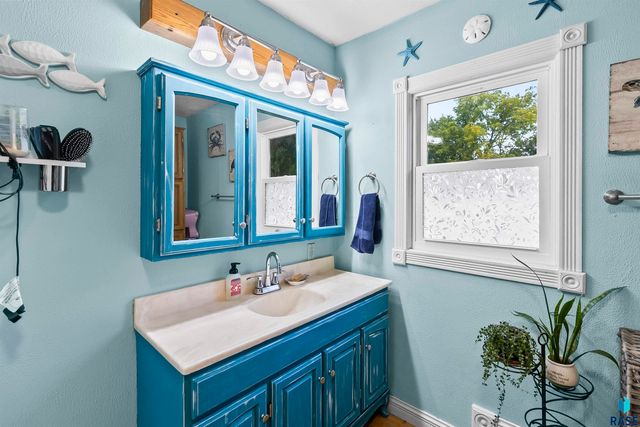 1022 N Van Eps Ave Avenue, Sioux Falls, SD 57103