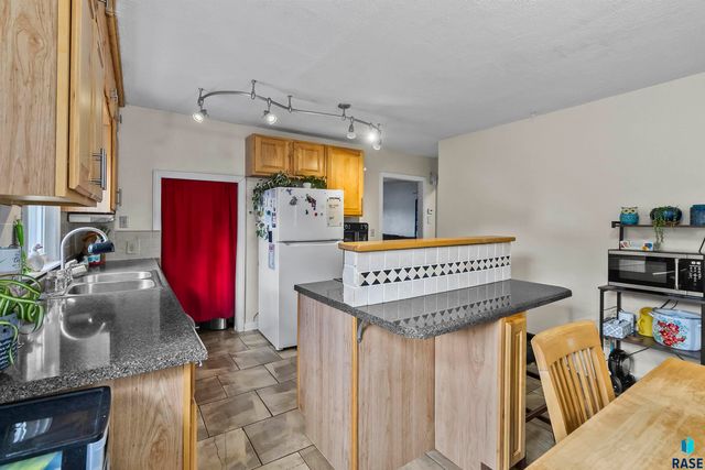 1022 N Van Eps Ave Avenue, Sioux Falls, SD 57103