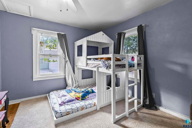 1022 N Van Eps Ave Avenue, Sioux Falls, SD 57103