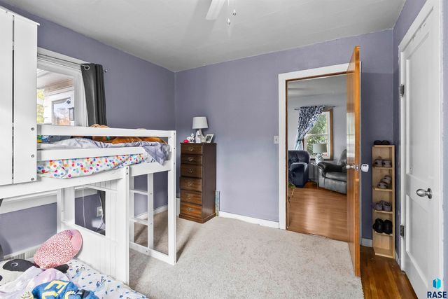 1022 N Van Eps Ave Avenue, Sioux Falls, SD 57103