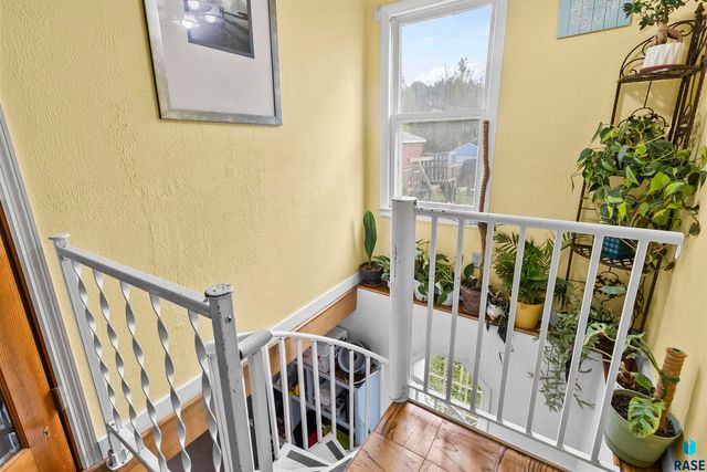 1022 N Van Eps Ave Avenue, Sioux Falls, SD 57103