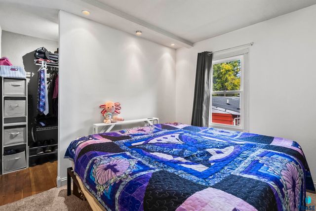 1022 N Van Eps Ave Avenue, Sioux Falls, SD 57103