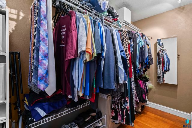 1022 N Van Eps Ave Avenue, Sioux Falls, SD 57103