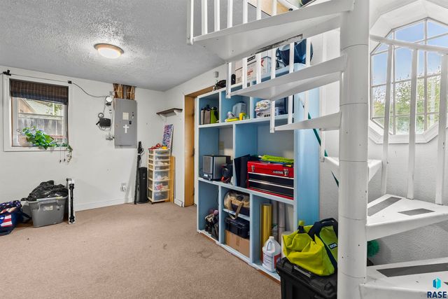 1022 N Van Eps Ave Avenue, Sioux Falls, SD 57103