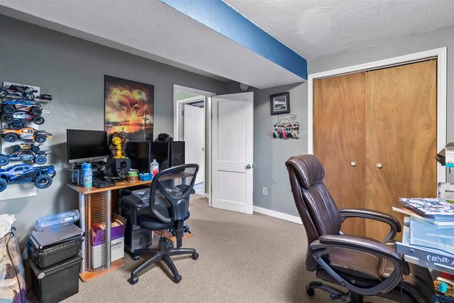 1022 N Van Eps Ave Avenue, Sioux Falls, SD 57103