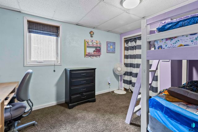 1022 N Van Eps Ave Avenue, Sioux Falls, SD 57103