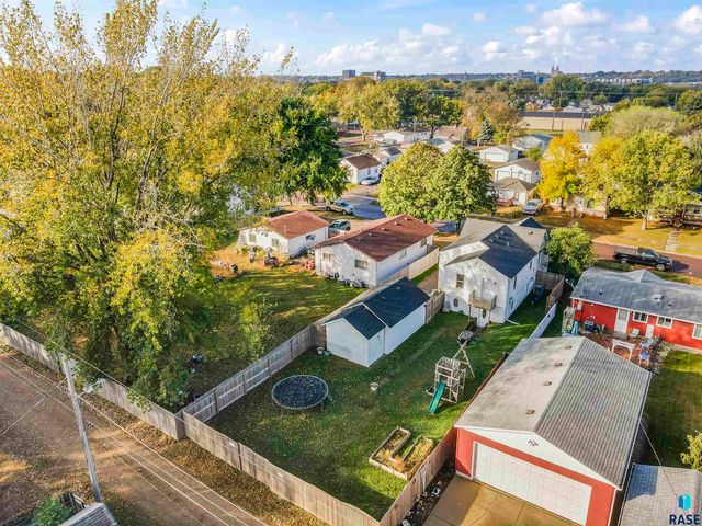 1022 N Van Eps Ave Avenue, Sioux Falls, SD 57103