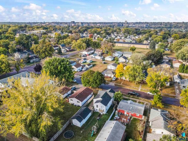 1022 N Van Eps Ave Avenue, Sioux Falls, SD 57103