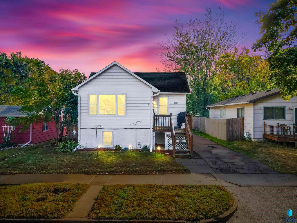 1022 N Van Eps Ave Avenue, Sioux Falls, SD 57103