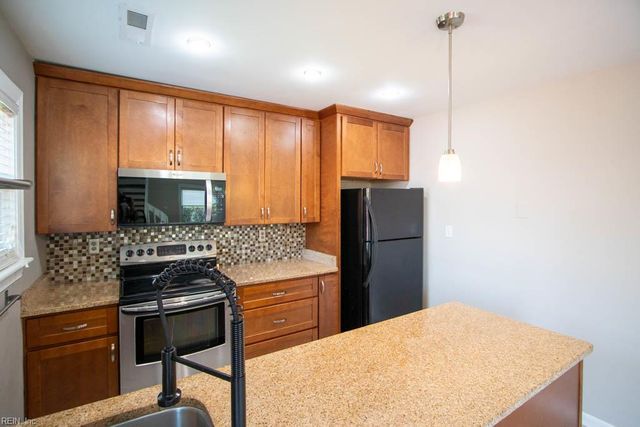 1811 Pope ST, Virginia Beach, VA 23464