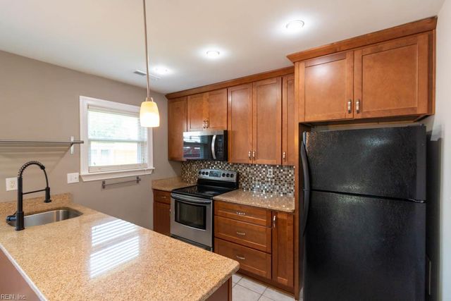 1811 Pope ST, Virginia Beach, VA 23464