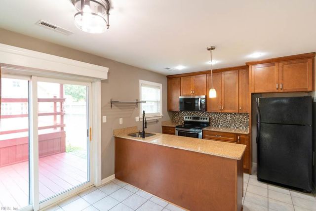 1811 Pope ST, Virginia Beach, VA 23464