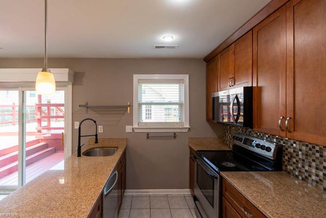 1811 Pope ST, Virginia Beach, VA 23464