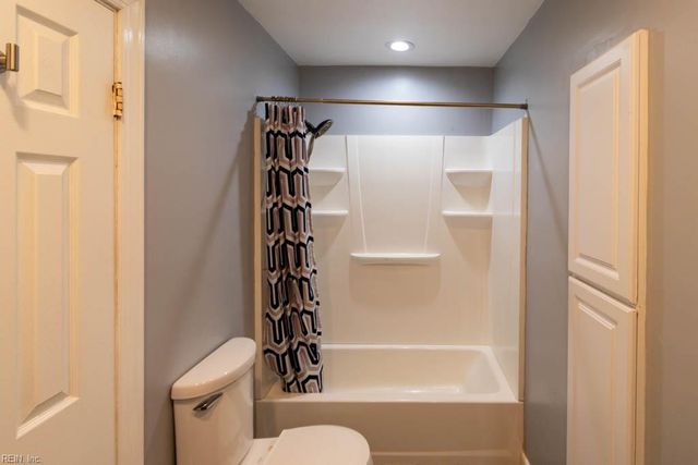 1811 Pope ST, Virginia Beach, VA 23464