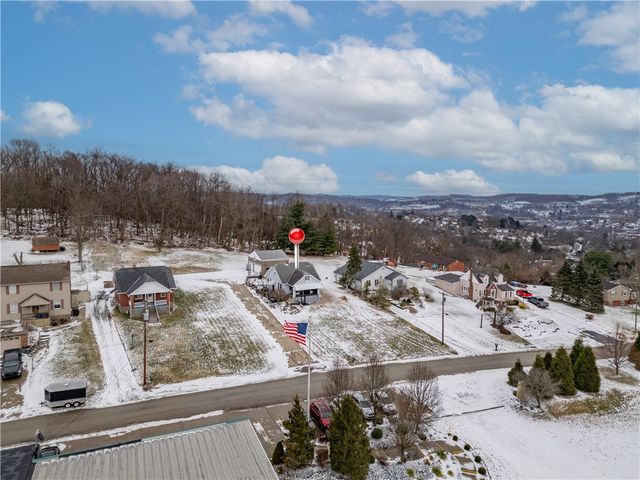 396 Oak Spring Rd, Canonsburg, PA 15317