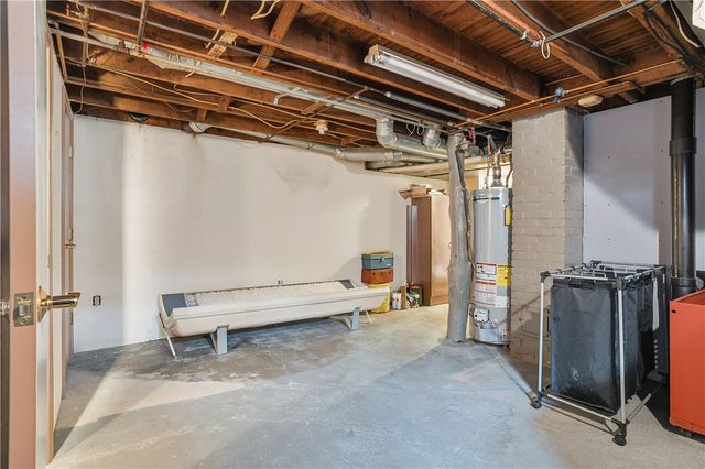 396 Oak Spring Rd, Canonsburg, PA 15317