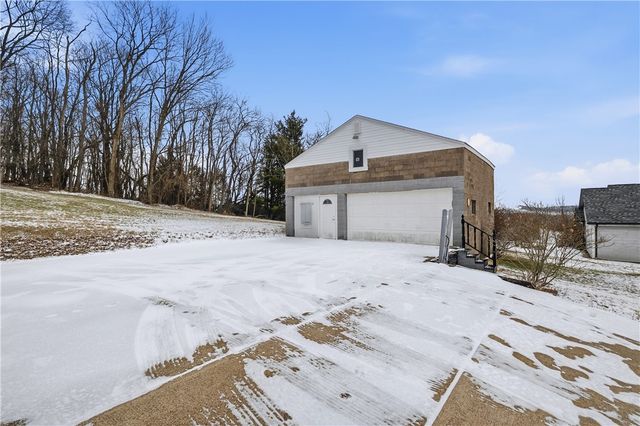 396 Oak Spring Rd, Canonsburg, PA 15317