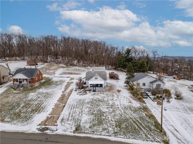 396 Oak Spring Rd, Canonsburg, PA 15317