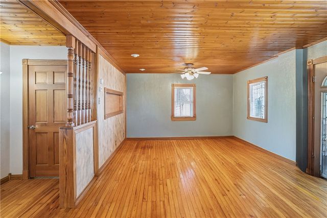 396 Oak Spring Rd, Canonsburg, PA 15317