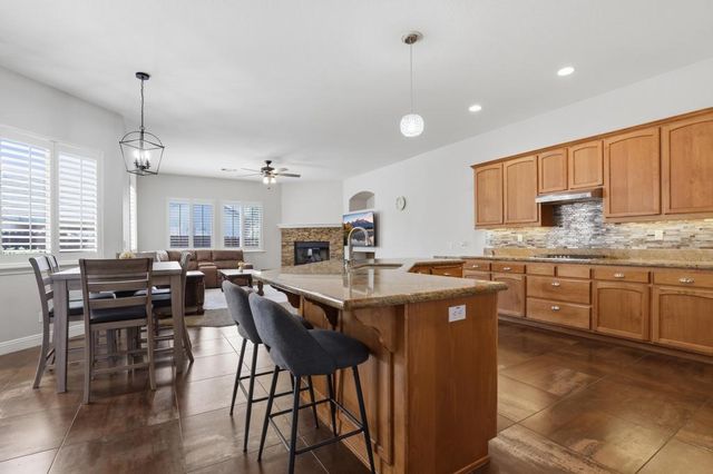 1918 Heidi Way, Yuba City, CA 95993