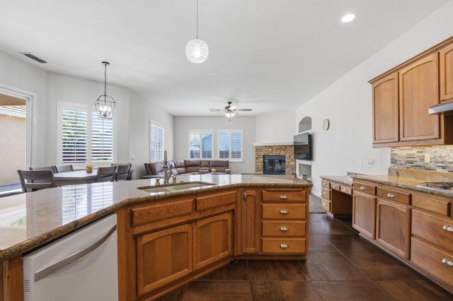 1918 Heidi Way, Yuba City, CA 95993