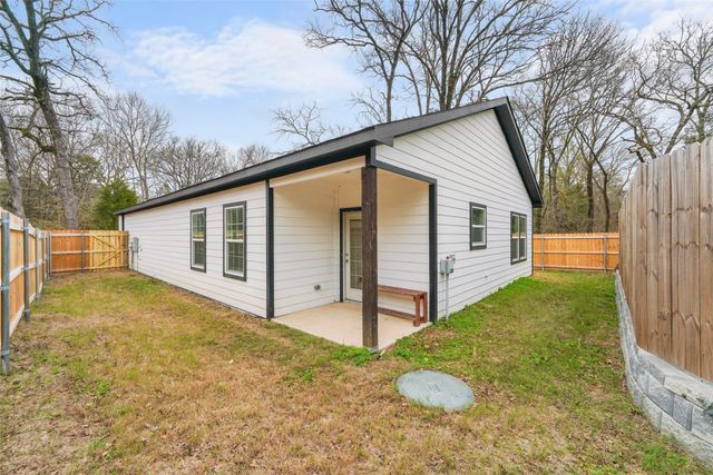 102 Buffalo Springs Road, Mabank, TX 75156