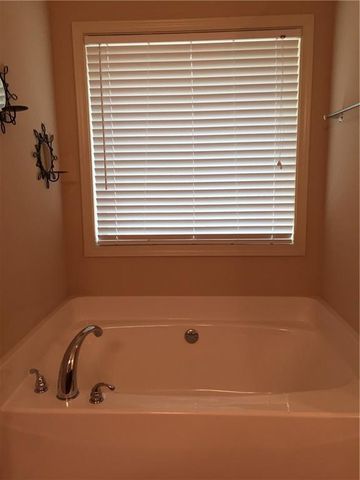 123 Kingland Street, Woodstock, GA 30189
