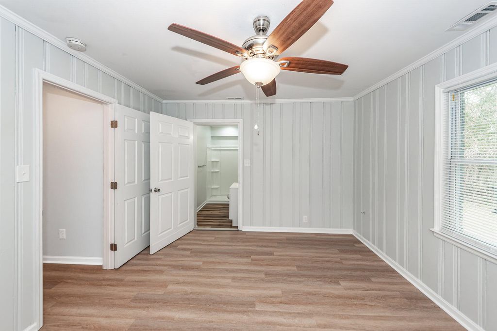 Image 10 of property listing at 2209 Odessa Street, Charleston, SC 29405