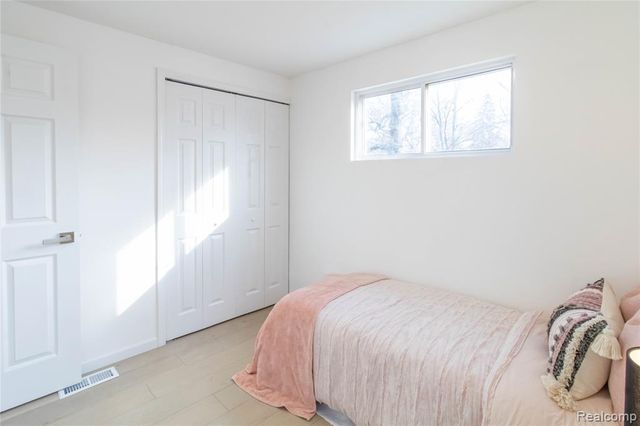 1326 Mohawk Avenue, Royal Oak, MI 48067