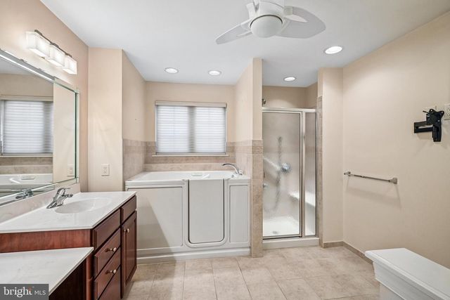 23 COPLEY CIR, West Berlin, NJ 08091