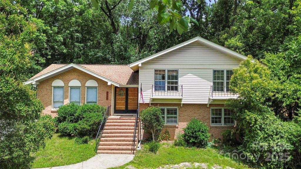 9115 Joyce Kilmer Drive, Charlotte, NC 28213