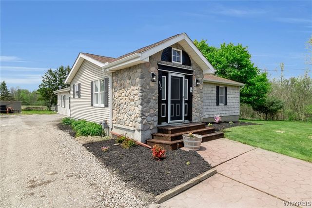 922 Two Rod Road, Marilla, NY 14102