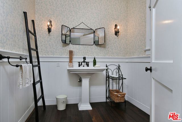 3640 Longridge Avenue, Sherman Oaks, CA 91423