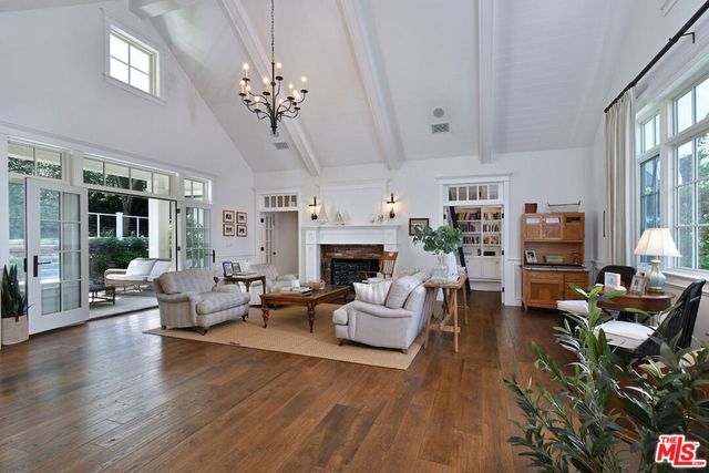 3640 Longridge Avenue, Sherman Oaks, CA 91423