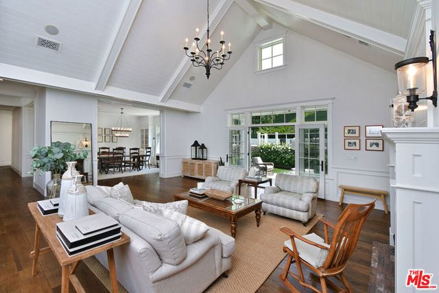 3640 Longridge Avenue, Sherman Oaks, CA 91423