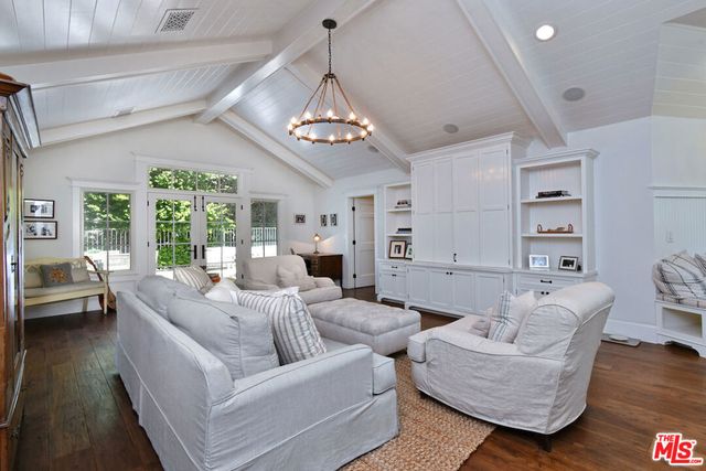 3640 Longridge Avenue, Sherman Oaks, CA 91423