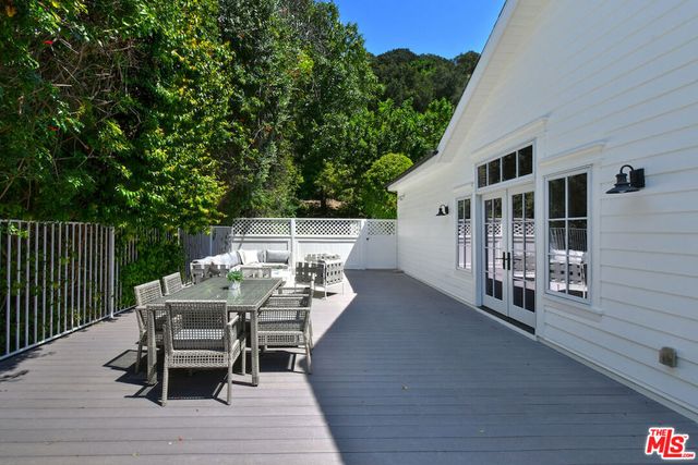 3640 Longridge Avenue, Sherman Oaks, CA 91423