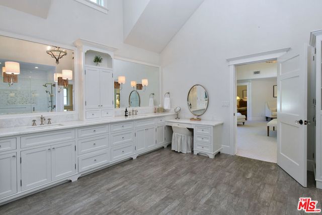 3640 Longridge Avenue, Sherman Oaks, CA 91423