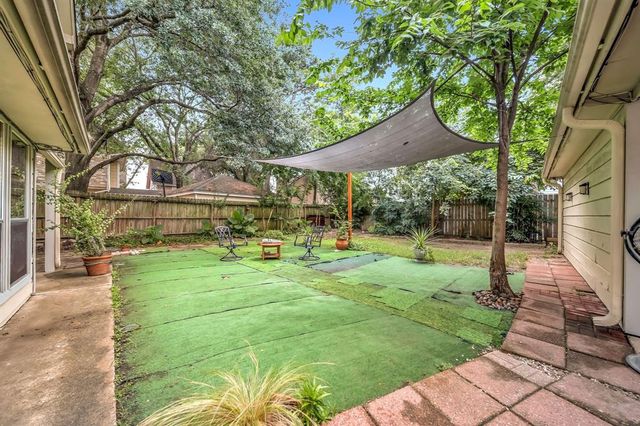 11423 Canyon Trail Drive, Houston, TX 77066
