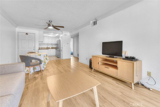 760 Rimpau 102, Corona, CA 92879