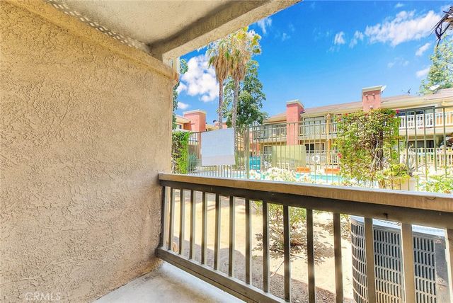 760 Rimpau 102, Corona, CA 92879