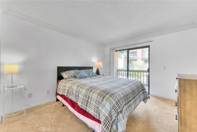 760 Rimpau 102, Corona, CA 92879