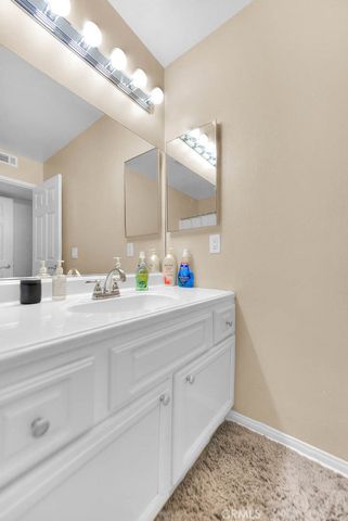 760 Rimpau 102, Corona, CA 92879