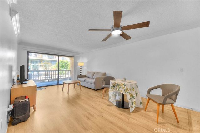 760 Rimpau 102, Corona, CA 92879