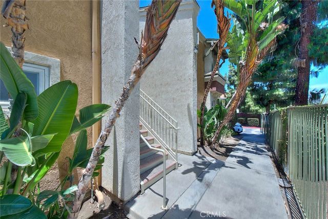 760 Rimpau 102, Corona, CA 92879