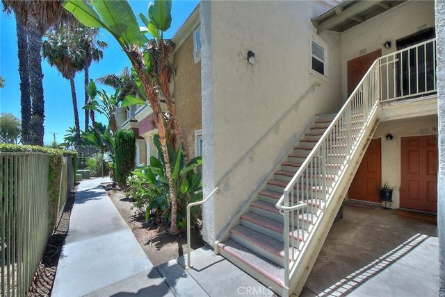 760 Rimpau 102, Corona, CA 92879